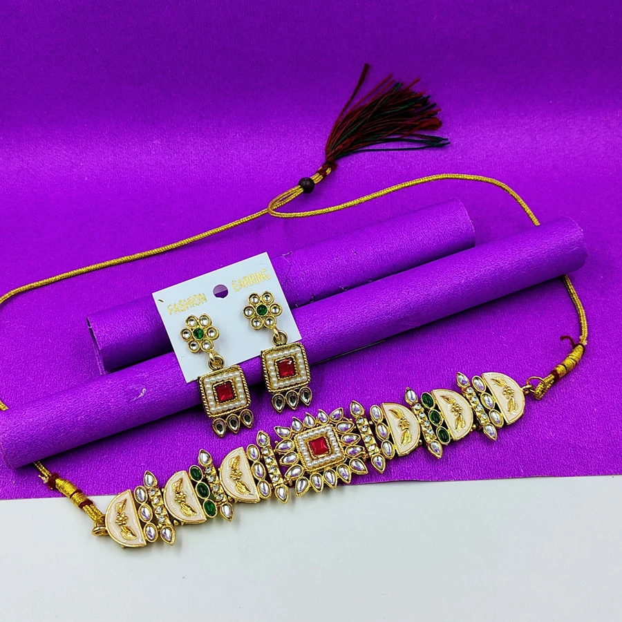 Dazzling Peach Colour Kundan Necklace