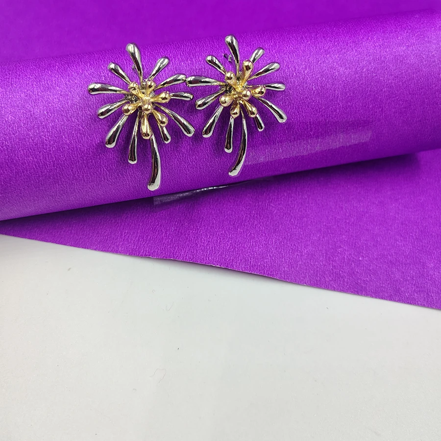 Crazyhoor Wild Flower Crackers Dual tone Studs