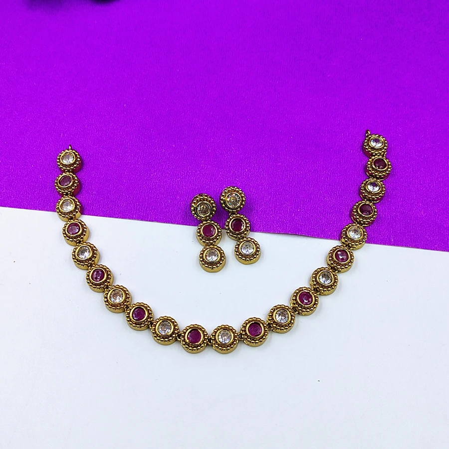 Elegant AD Necklace with pair of Earrings