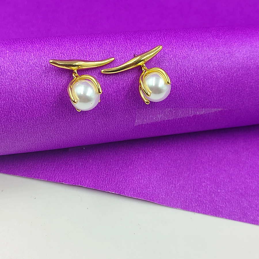 Crazyhoor High Class Quality Pearl Studs