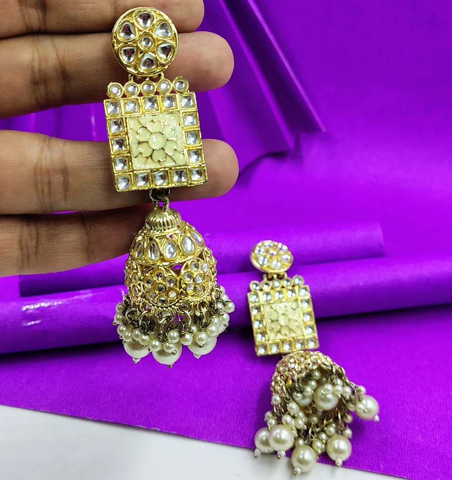 Twinkling meenakari jhumka