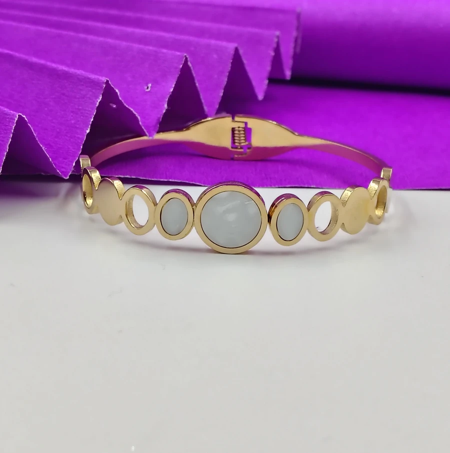 Crazyhoor White MOP Circle Design Anti-Tarnish Bracelet.