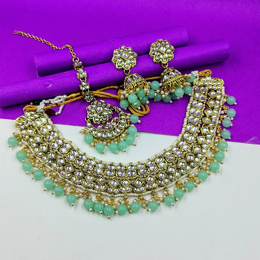 Gold Plated kundan  Choker Necklace Set With Maang Tikka For Women