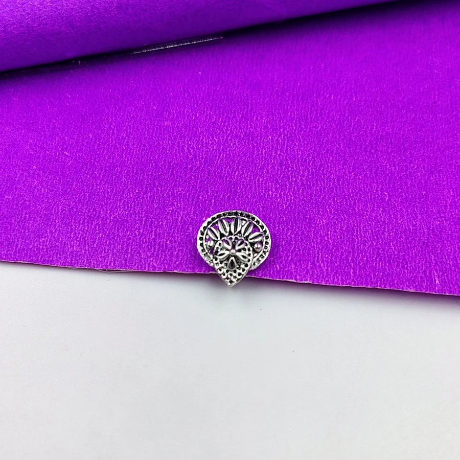 Beautiful Silver Leaf Design Nose Pin