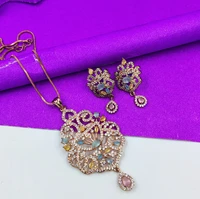 Shimmering AD pendant set